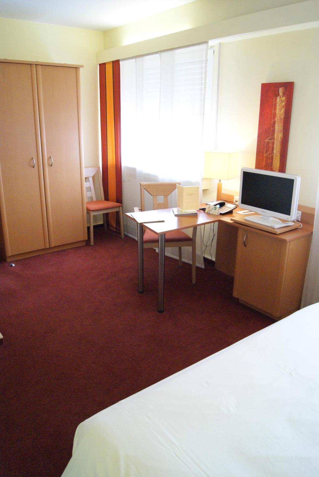 Logis Hotel Acacia Esch-sur-Alzette Eksteriør bilde