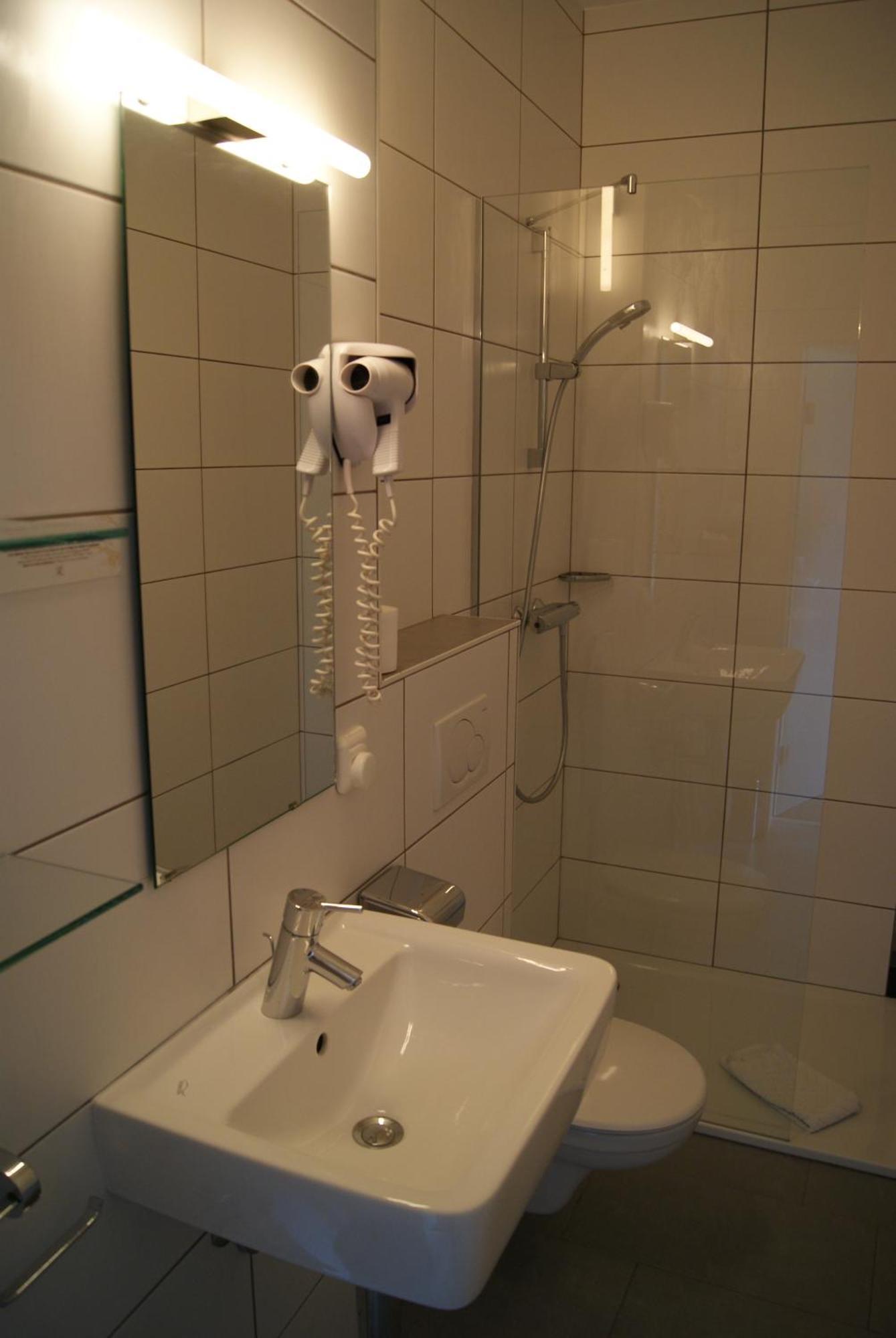 Logis Hotel Acacia Esch-sur-Alzette Rom bilde