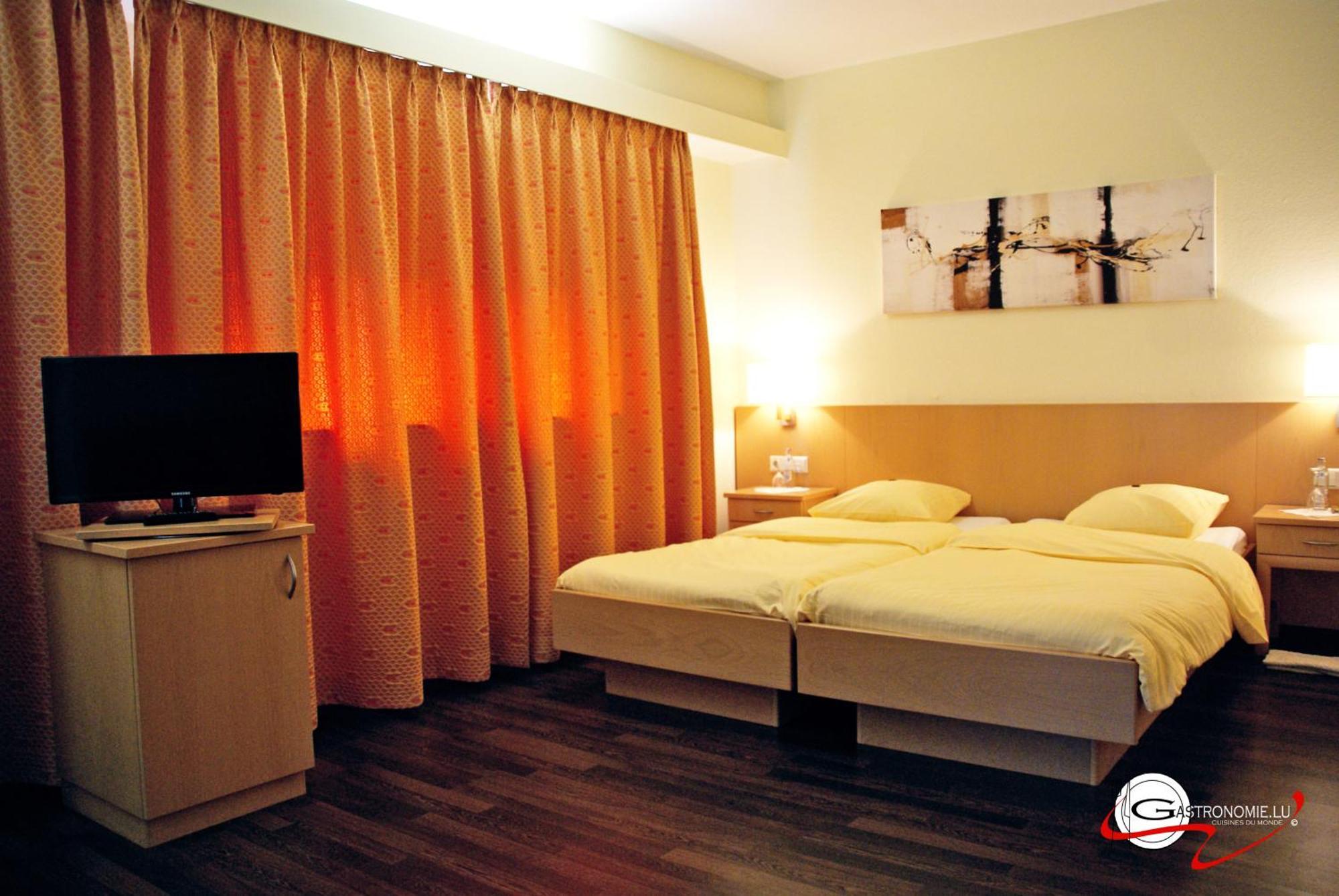 Logis Hotel Acacia Esch-sur-Alzette Rom bilde
