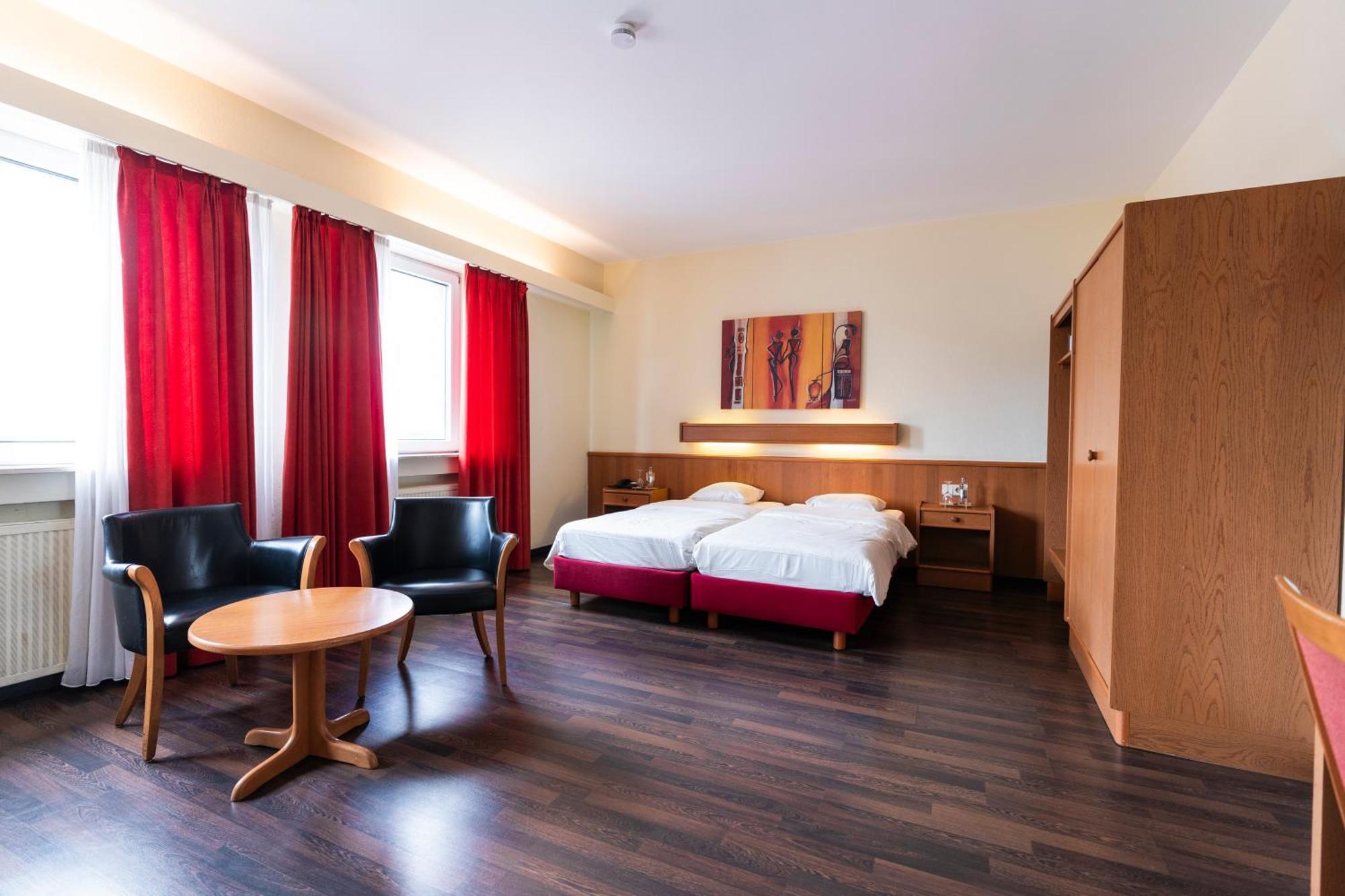 Logis Hotel Acacia Esch-sur-Alzette Eksteriør bilde