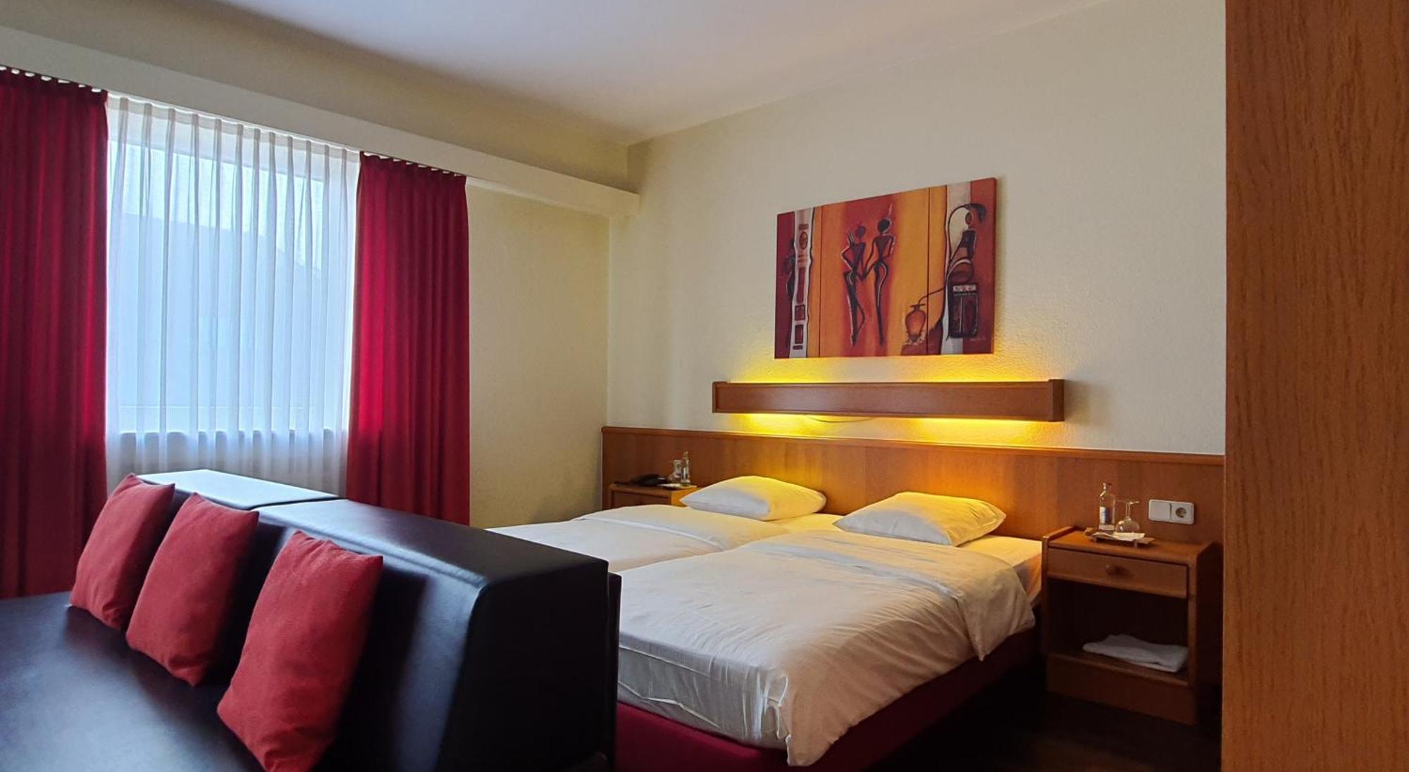 Logis Hotel Acacia Esch-sur-Alzette Eksteriør bilde
