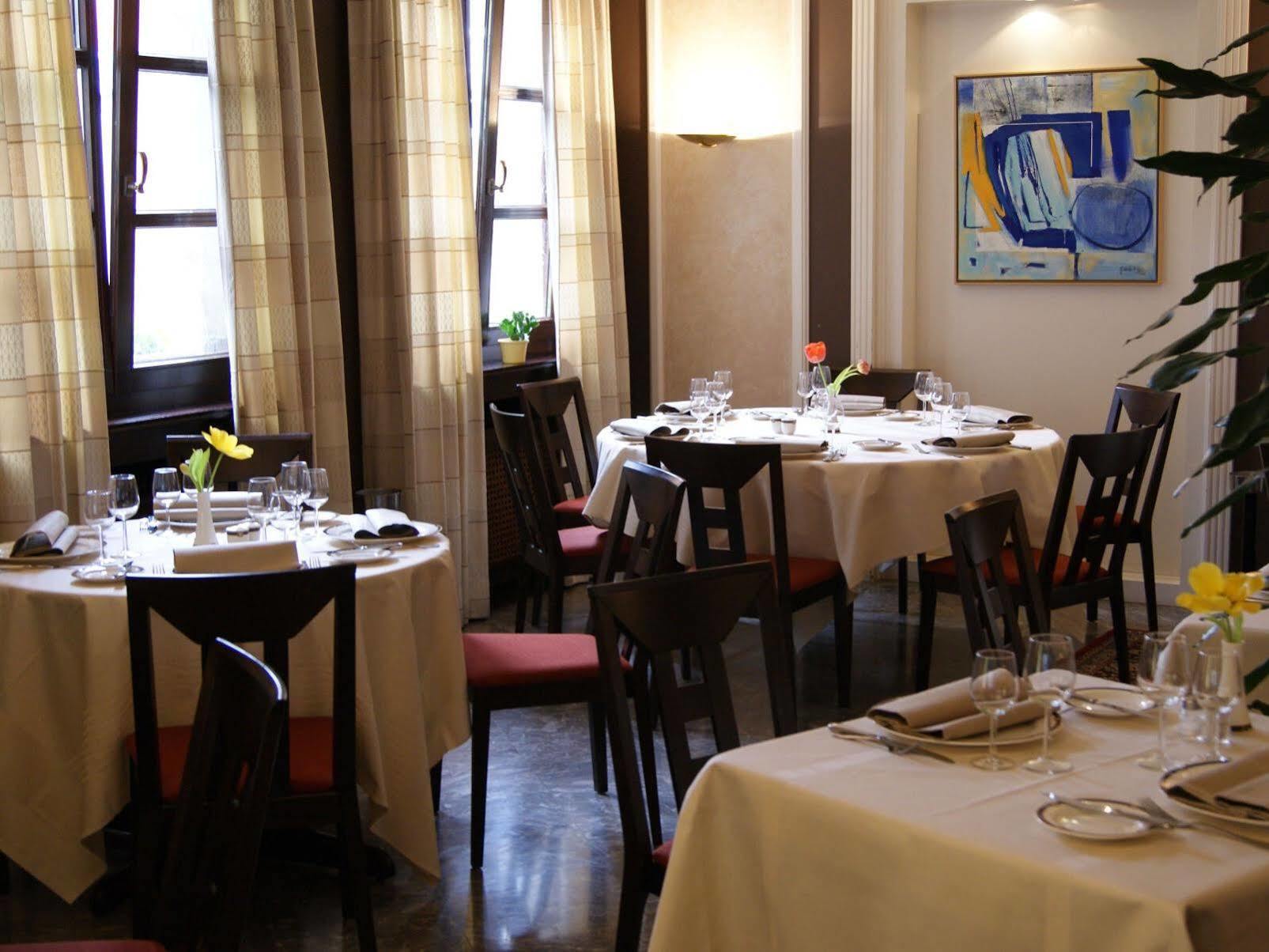 Logis Hotel Acacia Esch-sur-Alzette Eksteriør bilde